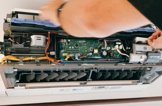 お掃除機能付きエアコン