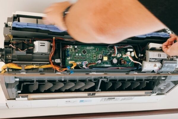 お掃除機能エアコンの分解